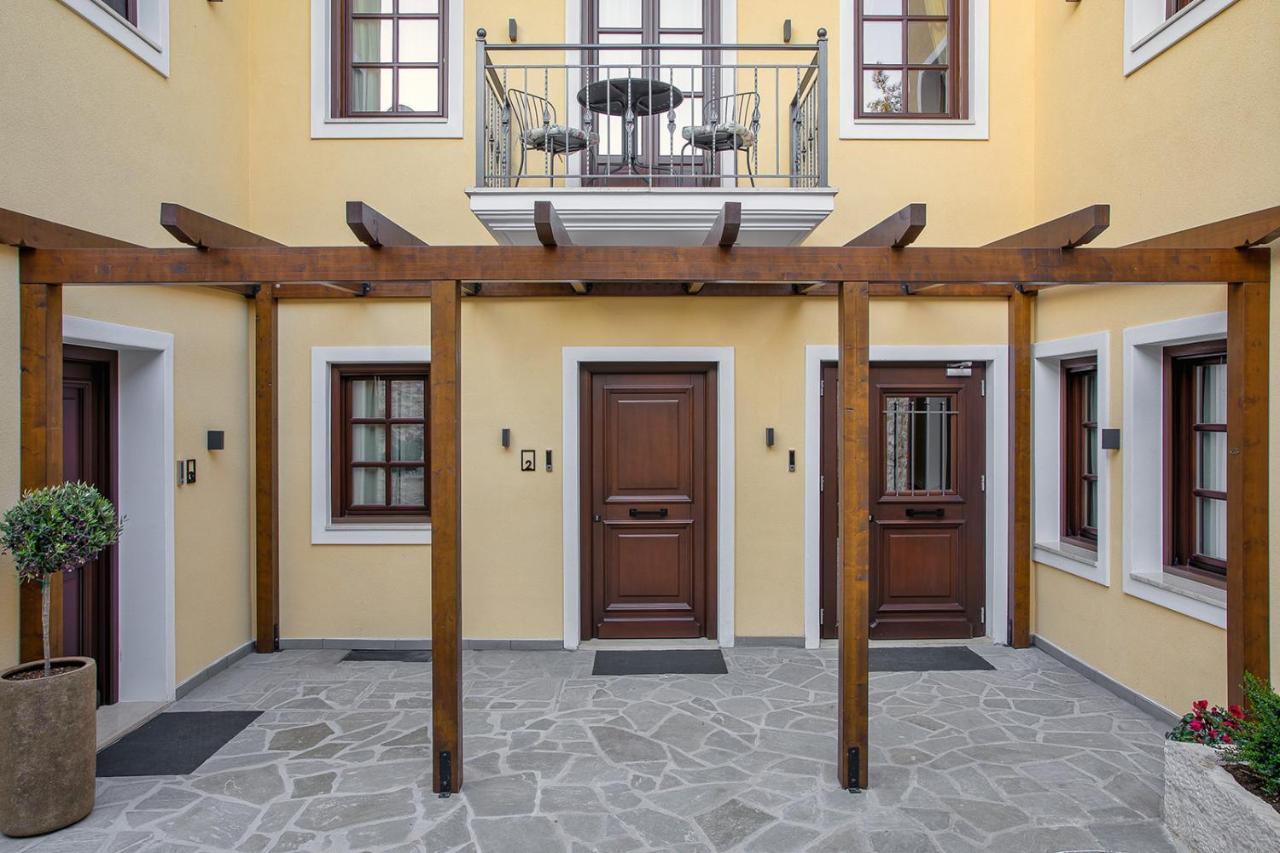 Petrou Suites 约阿尼纳 外观 照片